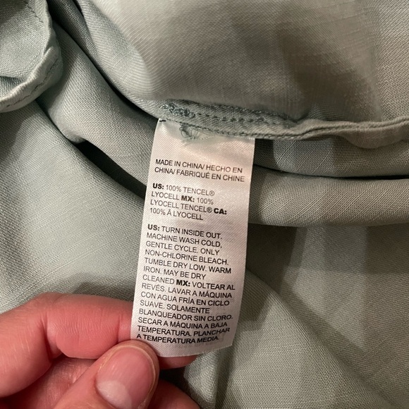 Chicos Iced Sage Denim Touch of Cool Button Up Size 1 - Picture 3 of 4